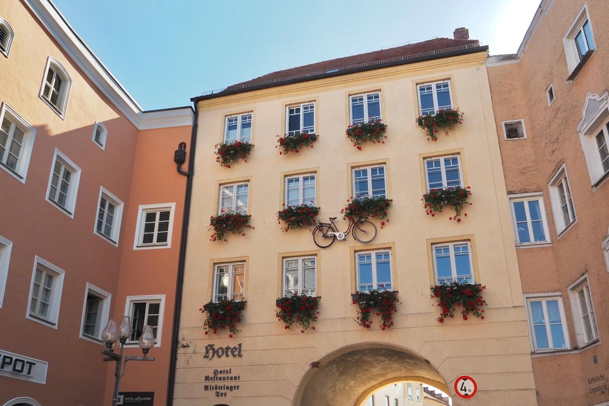Hotel Muehldorf Bagian luar foto